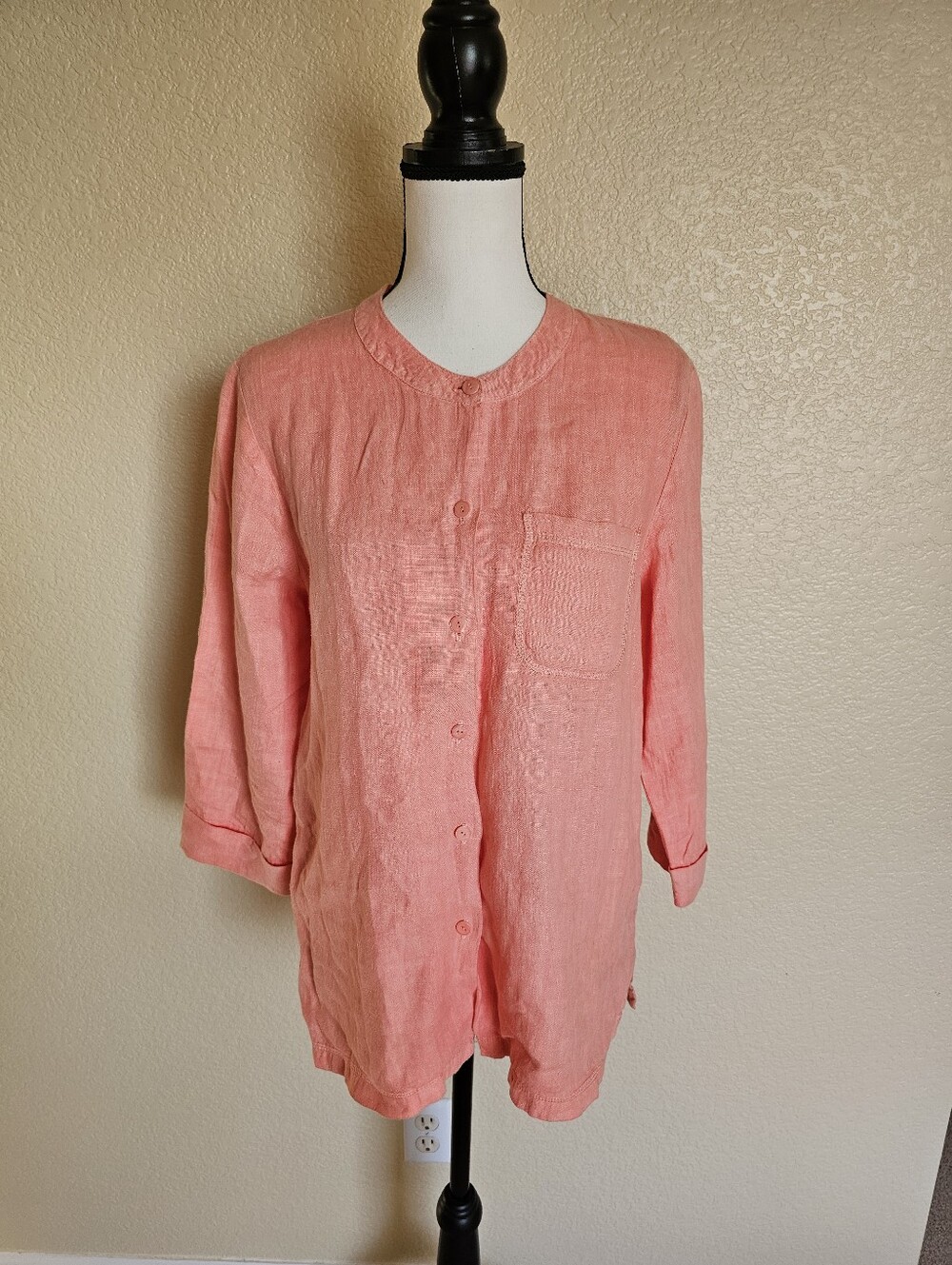 Hot Cotton Coral Button-Front Linen Shirt - Picture 2 of 7
